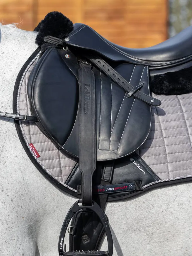 LeMieux Vector Pro Stirrup Leather Black-2